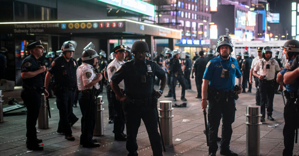 N.Y.P.D. Will Assign Largest Number of Officers Ever to Knicks Parade