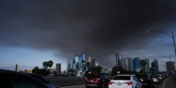 Los Angeles Warehouse Fire Prompts Thousands to Shelter in Place