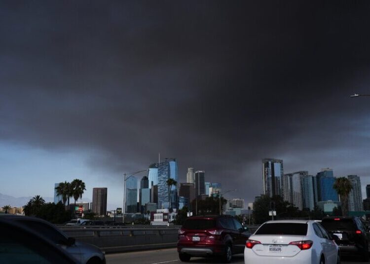 Los Angeles Warehouse Fire Prompts Thousands to Shelter in Place
