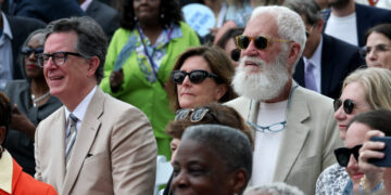 With a Wink, Obama’s Tan Suit Is Back