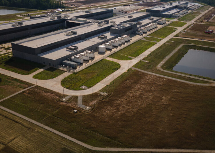 Federal Energy Regulator Seeks to Limit Conflicts Over Data Centers