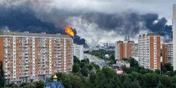 Ukrainian Drones Hit Moscow Refinery in Large-Scale Assault