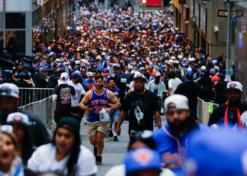 See the Knicks Championship Parade Unfold