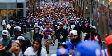 See the Knicks Championship Parade Unfold