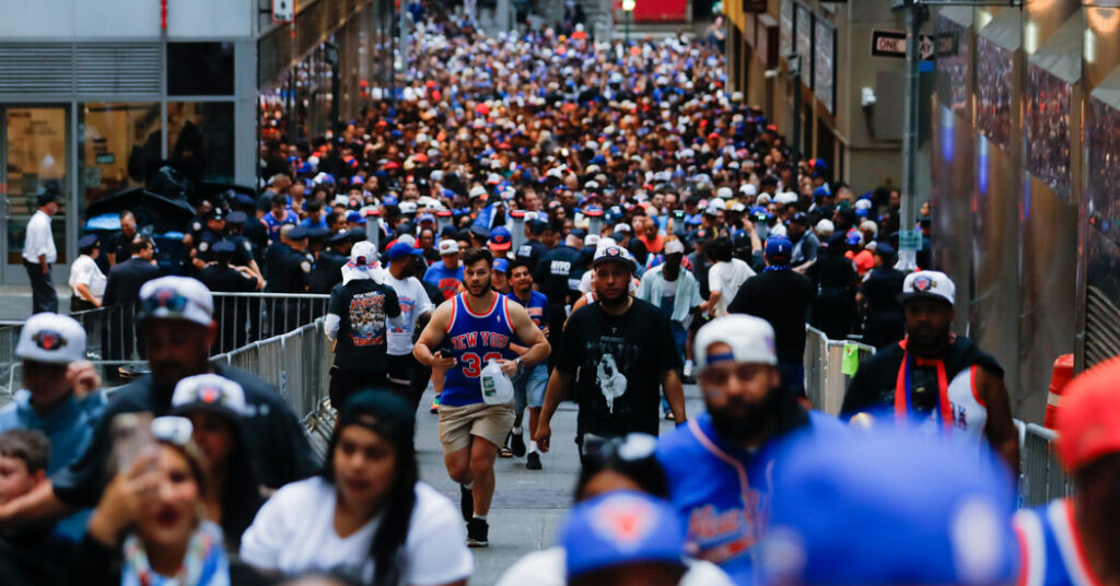 See the Knicks Championship Parade Unfold