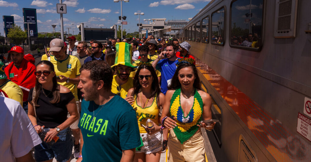 A Local Train System Is on a World Stage, and Everyone’s a Critic