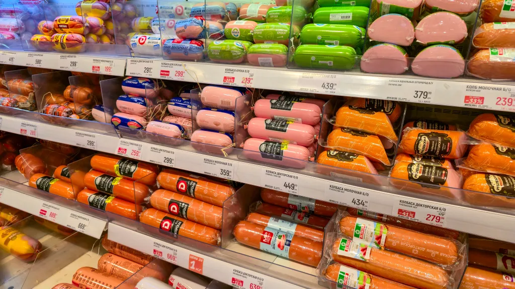 the European Prospective Investigation into Cancer and Nutrition (EPIC), one of the world's largest long-term nutrition and cancer cohorts, tracked the health and diets of 450,112 people across Europe for an average of 14 years.