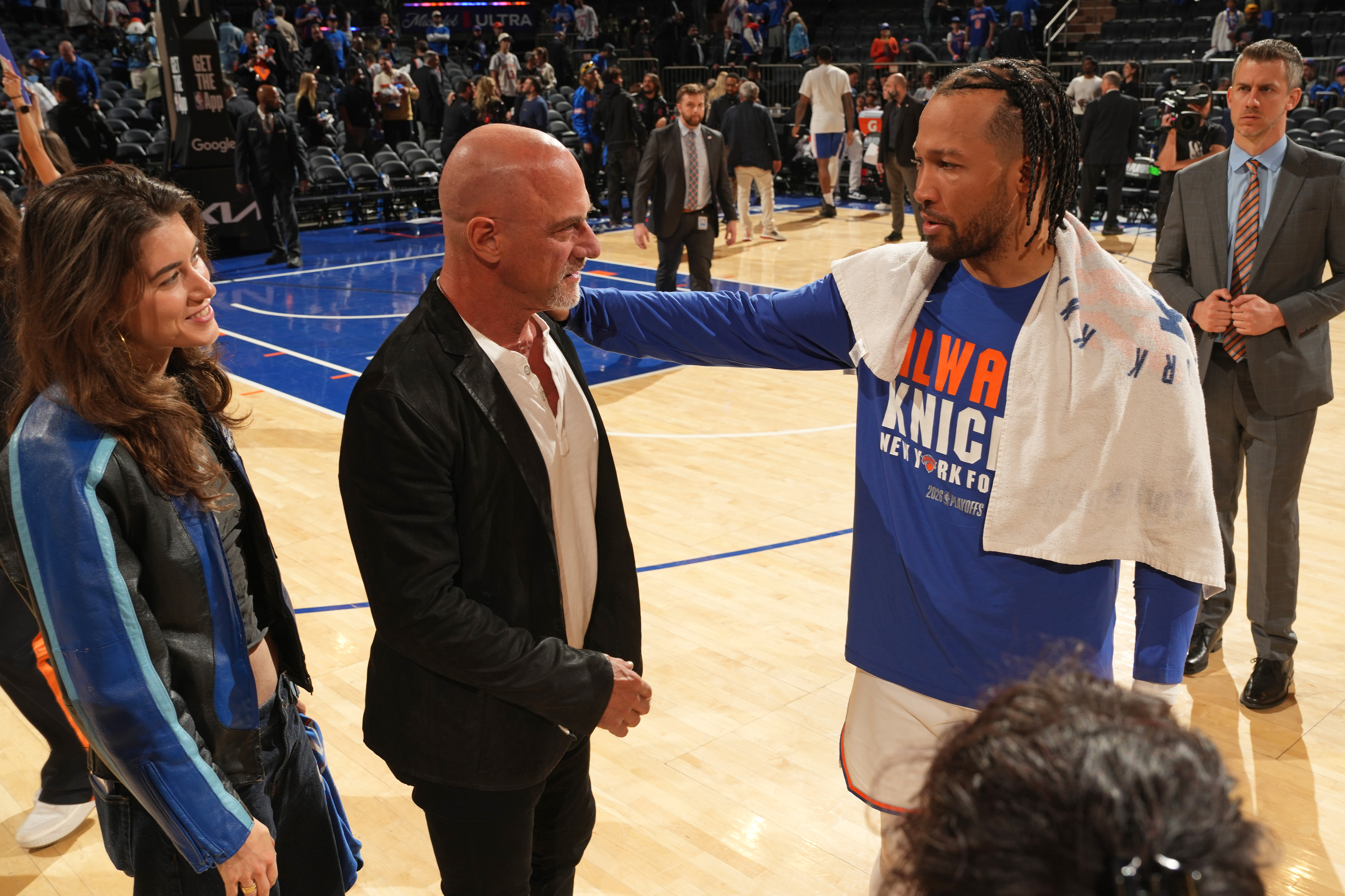 Jalen Brunson and Christopher Meloni talk after the New York Knicks game.