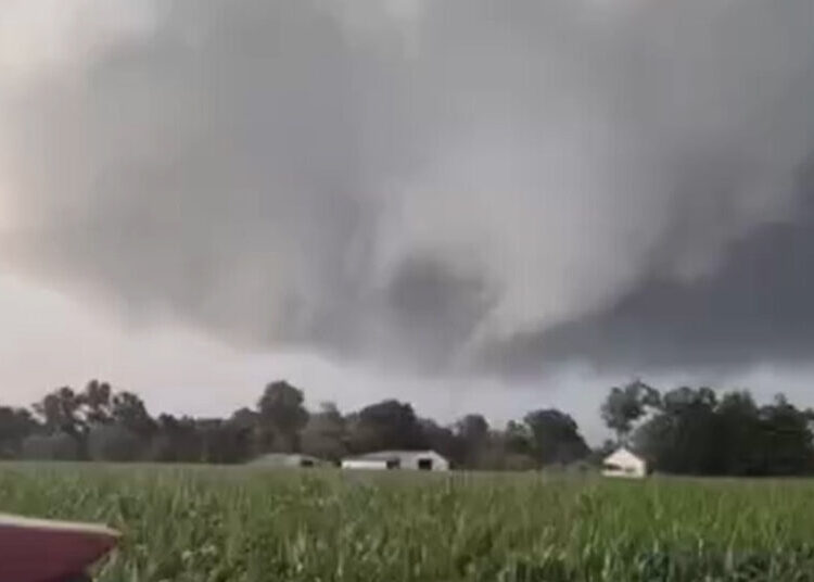 Tornadoes Reported in Southern Illinois Leave a Trail of Damage