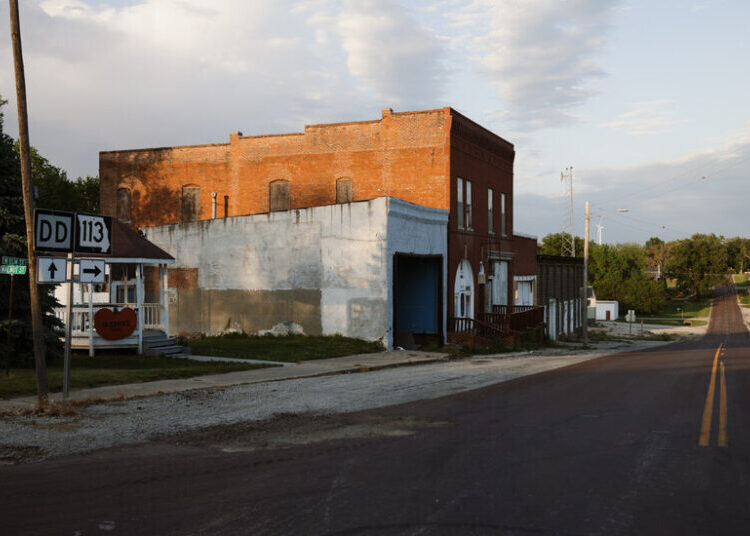 A Reporter’s Memories Cross Two-Lane Highways in Missouri