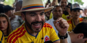 Trump-Backed Outsider Appears Headed for Win in Colombian Presidential Race