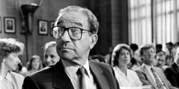 Warsh Looks to Greenspan in Designing Approach to Fed Chairmanship