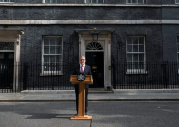Keir Starmer Resigns as U.K. Prime Minister, Yielding to a Party Mutiny