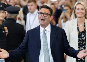 Can Andy Burnham Succeed in a Disgruntled Britain Where Starmer Failed?