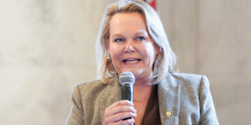 House Democrat in Maryland Fends Off Rich Challenger Who Once Held Her Seat