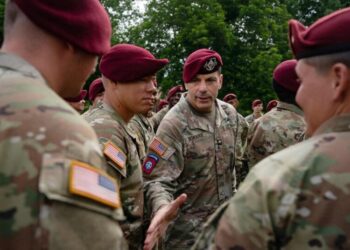 A General Many Hoped Would Lead the Army Is Forced to Step Aside