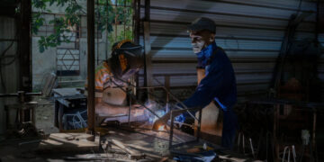 Under U.S. Pressure, Cuba Rushes Drastic Economic Overhaul