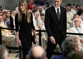 The Wife of Spain’s Leader Is Accused of Graft. It May Actually Help Him.
