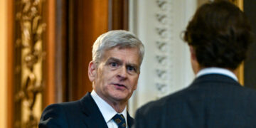 In Heated Lunch, Trump Clashes With G.O.P. Senators Over Iran