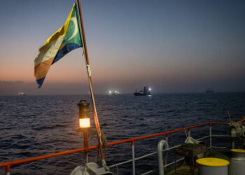 Iran Strikes Ship in Strait of Hormuz, Undermining Efforts to Restore Traffic