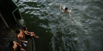 To Escape Record Heat, the French Are Taking to Water. Both Have Been Deadly.