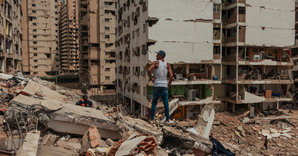 Hoping for Miracles as Venezuela Digs Out From Massive Quakes