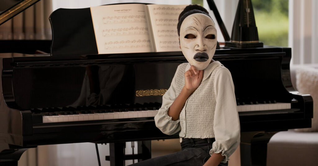 ‘Strung’ Review: A Tease of a Thriller