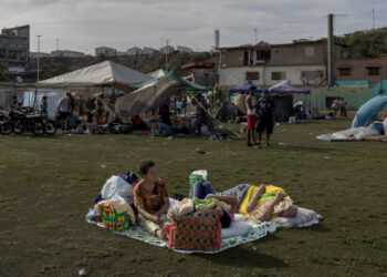 Venezuelans Displaced by Quakes Sleep in Streets, Plazas and Cars