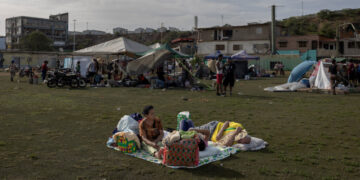 Venezuelans Displaced by Quakes Sleep in Streets, Plazas and Cars