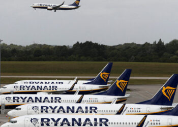 Ryanair Stops Charging for Parents to Sit With Their Children