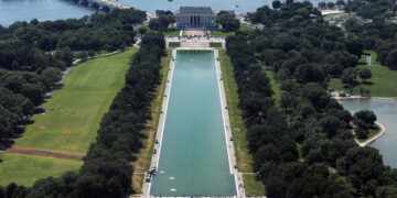 How the Reflecting Pool Turned Green: Missing ‘Bubblers’ and a Rush Job