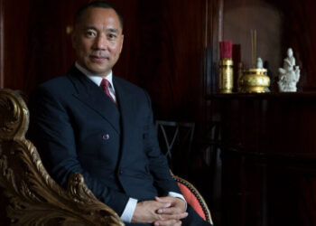 Former Chinese Billionaire and Bannon Associate Is Sentenced for Fraud