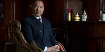Former Chinese Billionaire and Bannon Associate Is Sentenced for Fraud