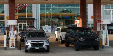 Oil Prices Rise on Possible Deal to Suspend Attacks in Gulf