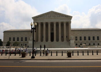 Justices Expand Trump’s Power to Fire Officials
