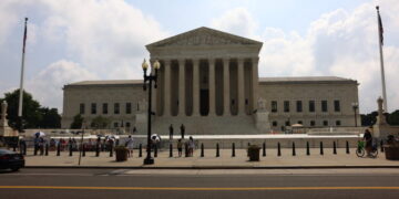 Justices Expand Trump’s Power to Fire Officials