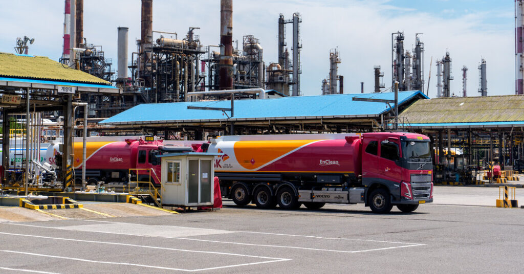 Oil Prices Hold Steady as Iran and U.S. Prepare for Talks