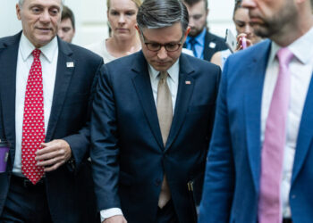 House G.O.P. Revolt Blocks Pentagon Bill