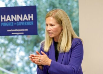 First Poll of Maine Governor’s Race Shows Democrat With Wide Lead