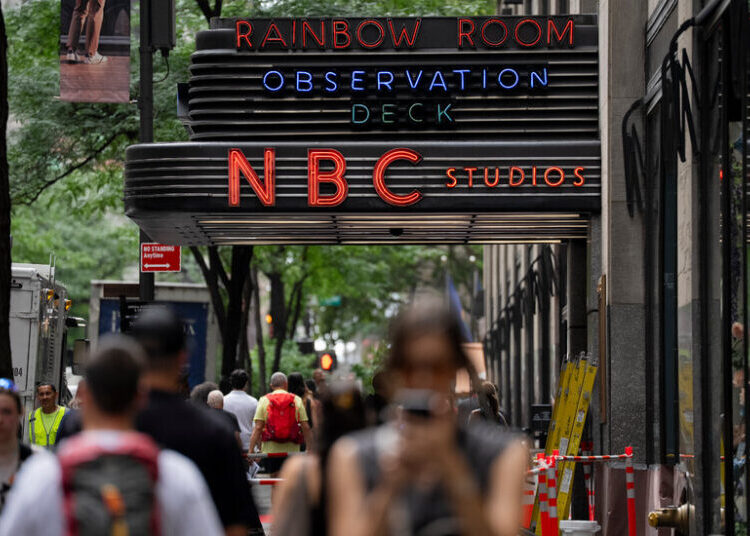Comcast and NBCUniversal Will Go It Alone. But for How Long?