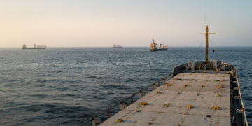 Shipping Traffic in Strait of Hormuz Picks Up Again