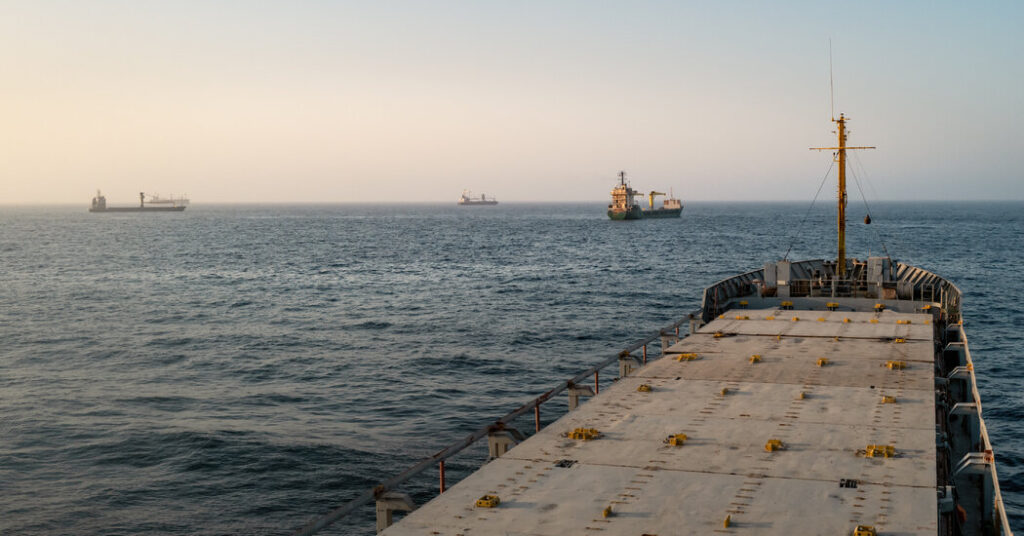 Shipping Traffic in Strait of Hormuz Picks Up Again