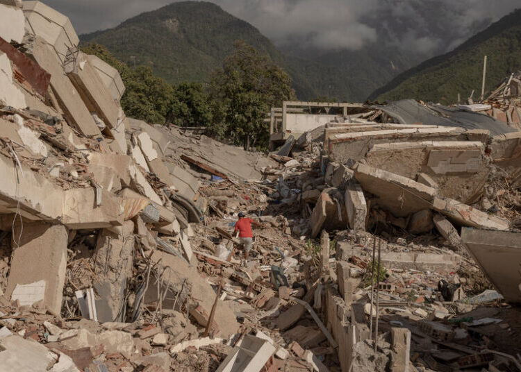 Aid Workers Fear Disease Outbreaks in Venezuela After Quakes