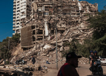 Shortages of Rescue Equipment Hampered Venezuela’s Earthquake Response