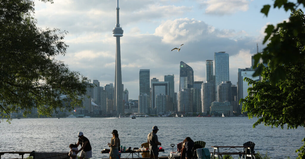 Canada Faces Heat Warnings as High Temperatures Edge North
