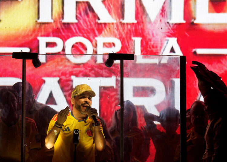 Far-Right Outsider Advances in Colombia’s Heated Presidential Election