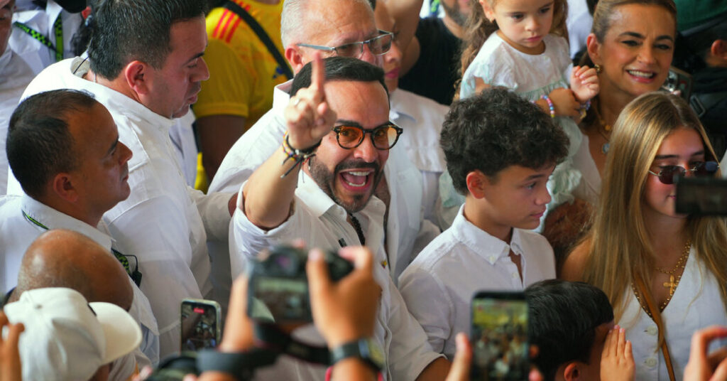 Far Right Outsider Advances in Colombia’s Heated Presidential Election