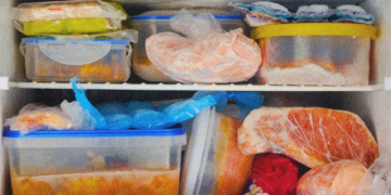 4 Signs Your Leftovers Should Be Thrown in the Trash Immediately, According to Science