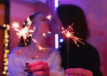 5 Relationship Skills Everyone Should Learn, According to Therapists