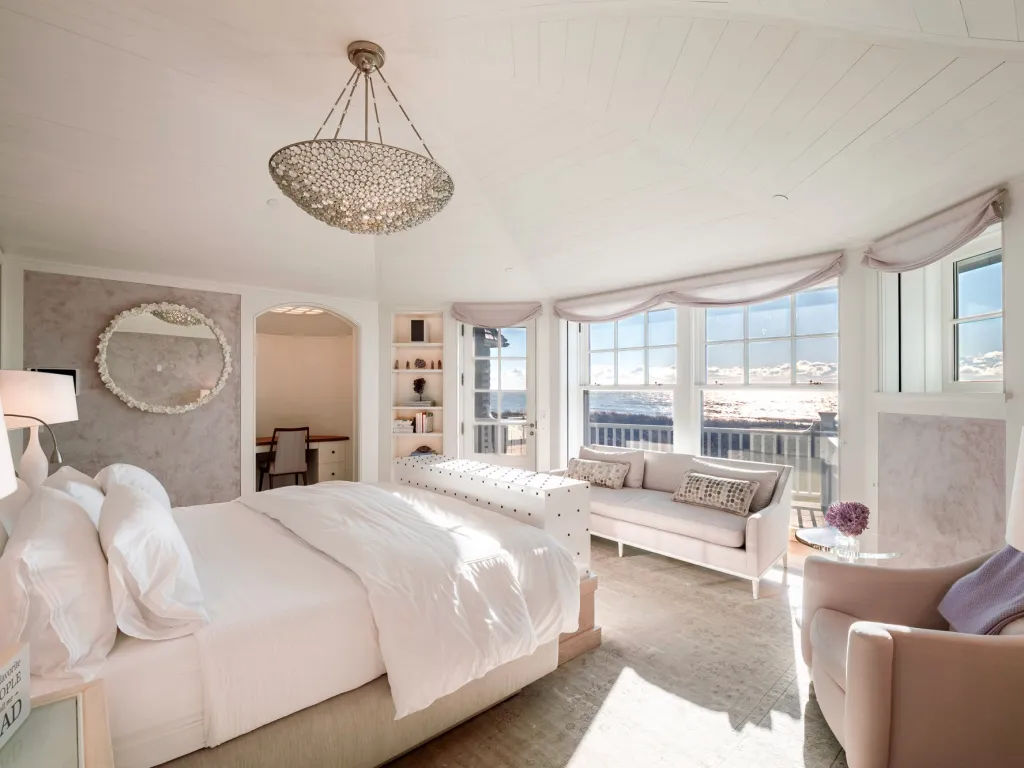 Sunlight also kisses the bedrooms.